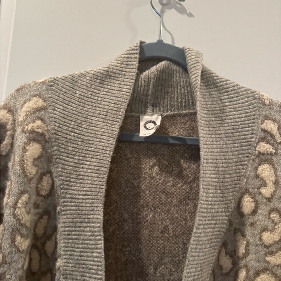 Anthropologie Beige and Cream Knit Cardigan - Picture 6 of 6